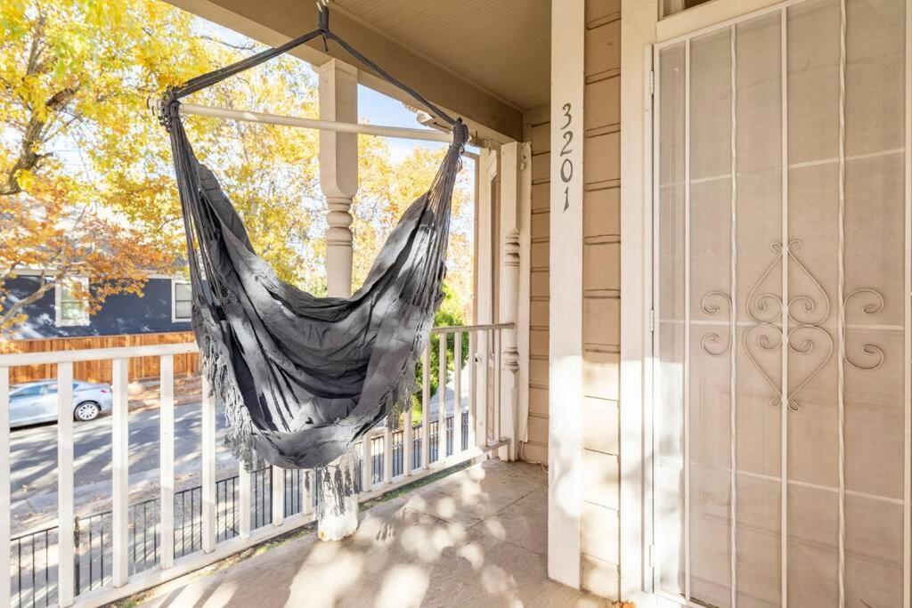 A+ 2 Bedroom Victorian Home Away From Home Sacramento Exterior foto